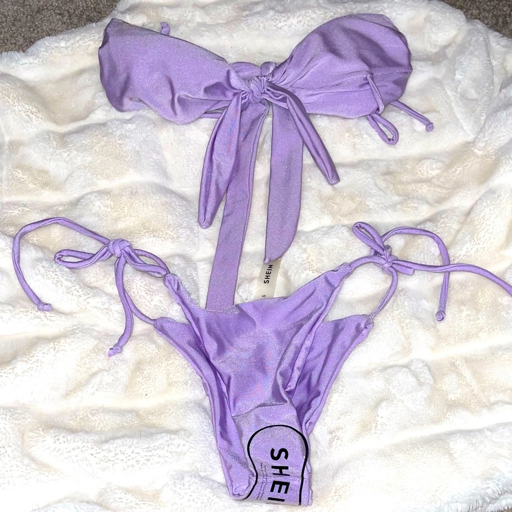 Never worn size S bathing suit 2 piece.